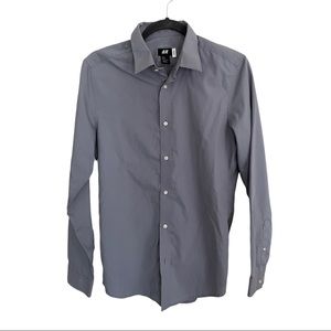 H&M| Fitted Dress Shirt| Size: S